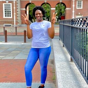 Meet your Posher, Kayla